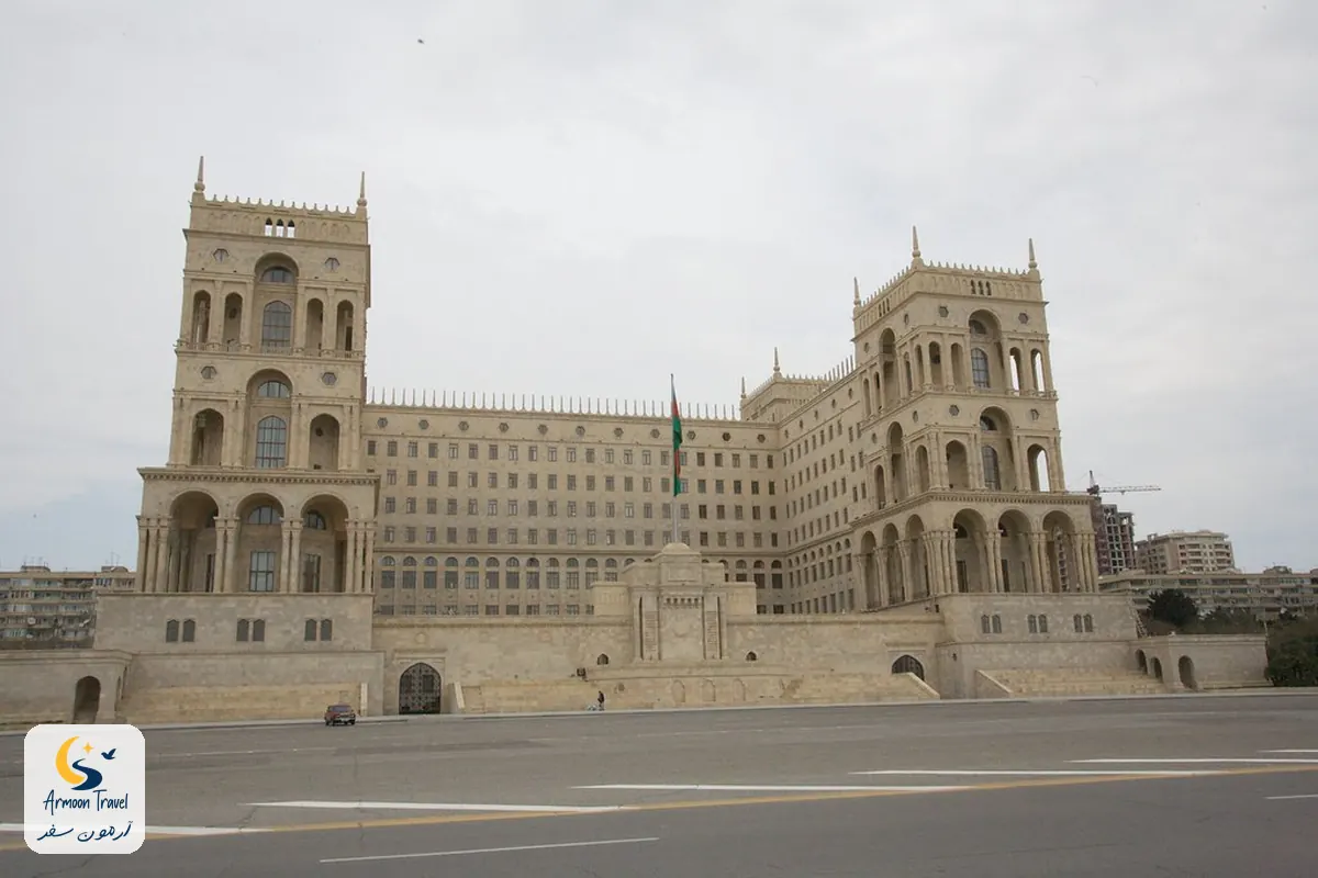 ساختمان دولت در باکو