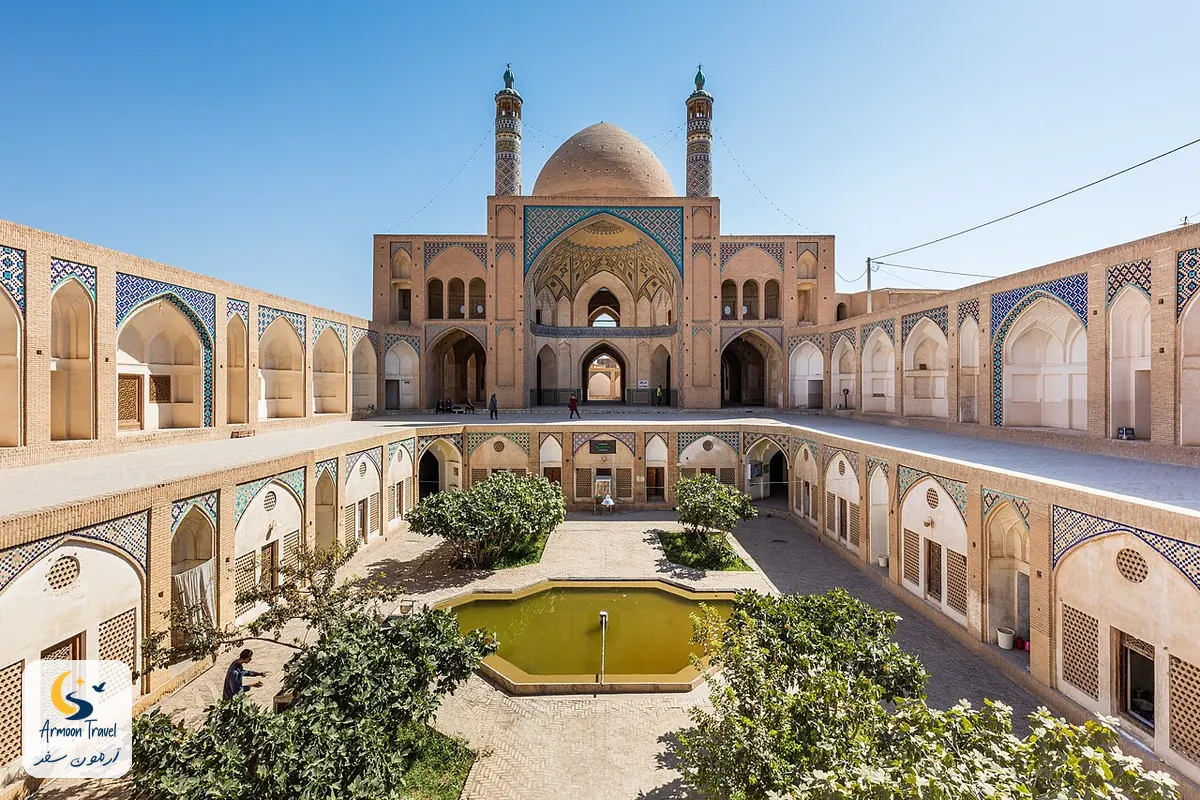 مسجد و مدرسه‌ی آقابزرگ