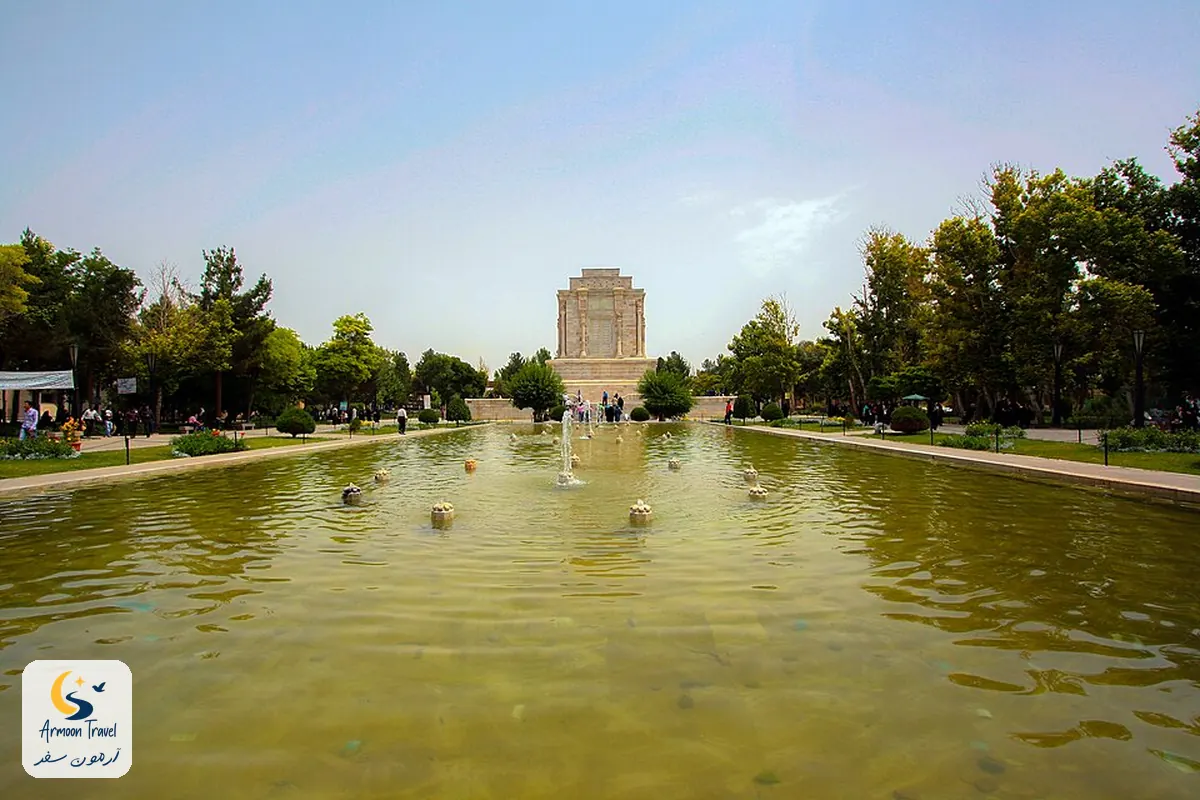 باغ آرامگاه فردوسی
