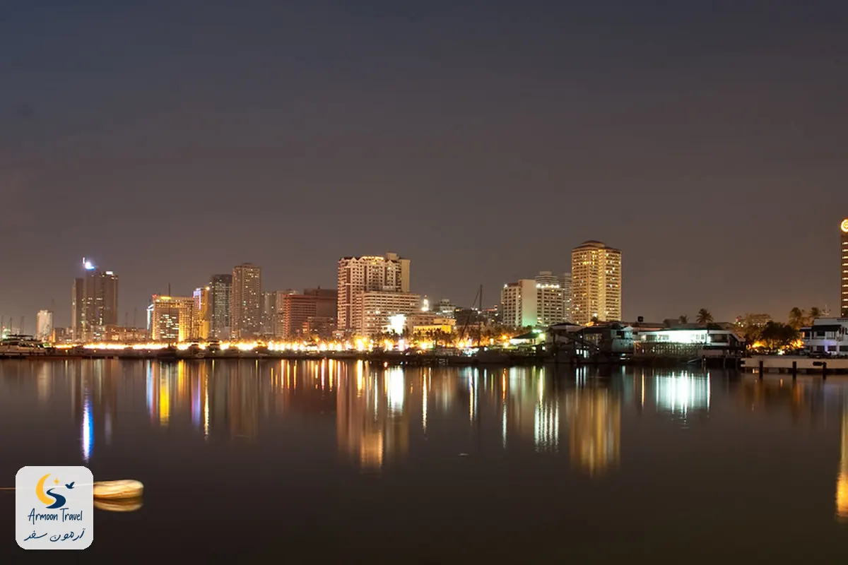 مانیل در شب